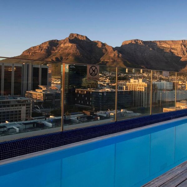 Bo på poolhotel på din grupperejse for unge i Sydafrika