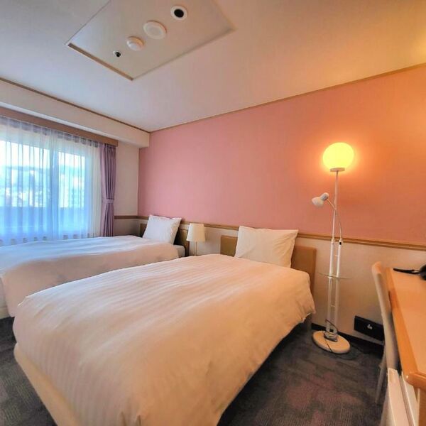 Tag med på rejsen til Sydkorea med andre unge og bo på hotel eller hostel