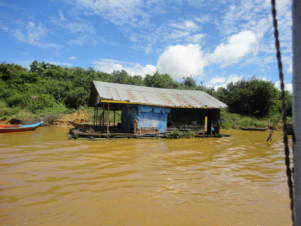 Den  flydende landsby på Tonle Sap floden.
