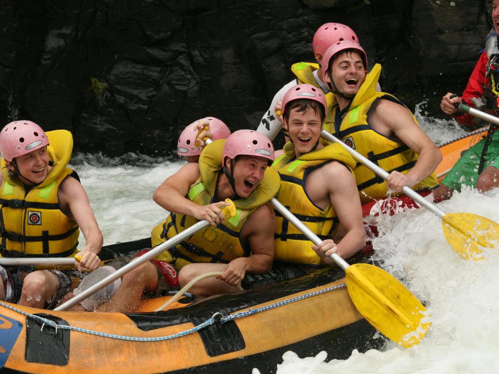 Kast dig ud i bølgerne med riverrafting