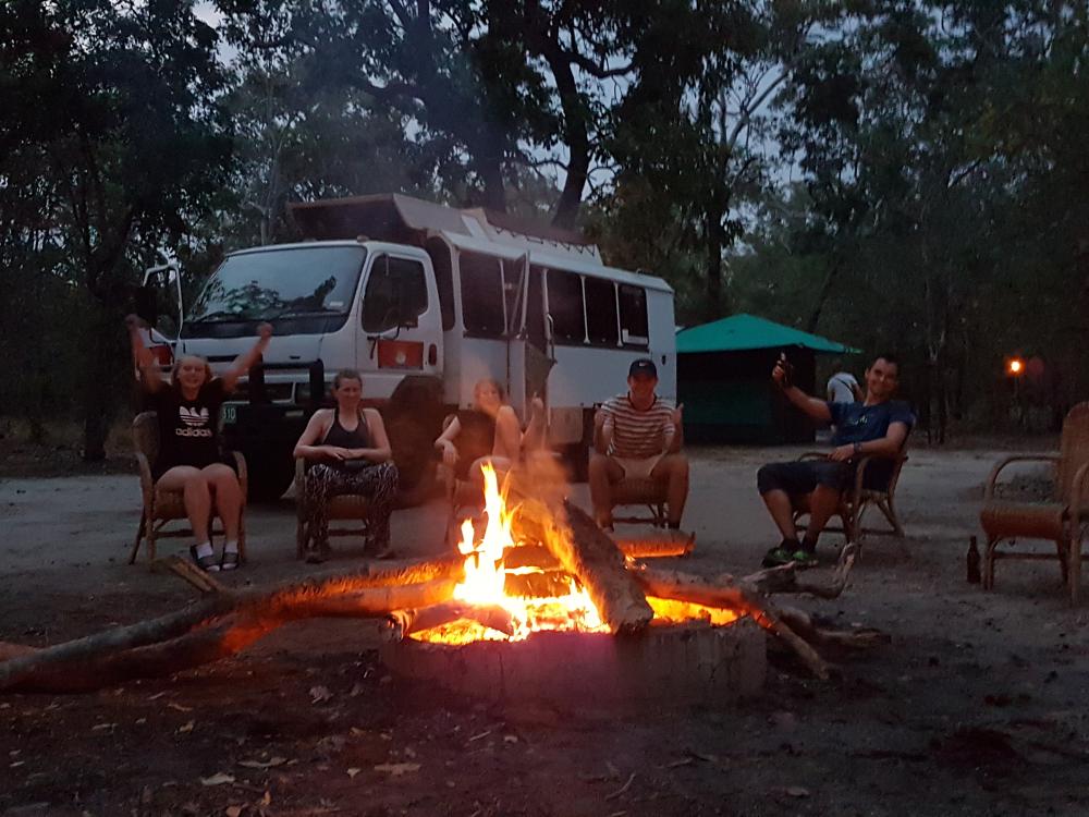 Bålhygge i campen 