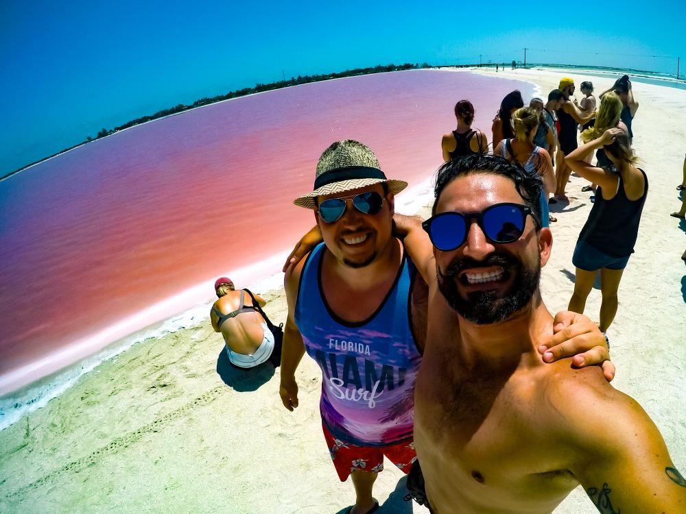 Besøg den lyserøde sø