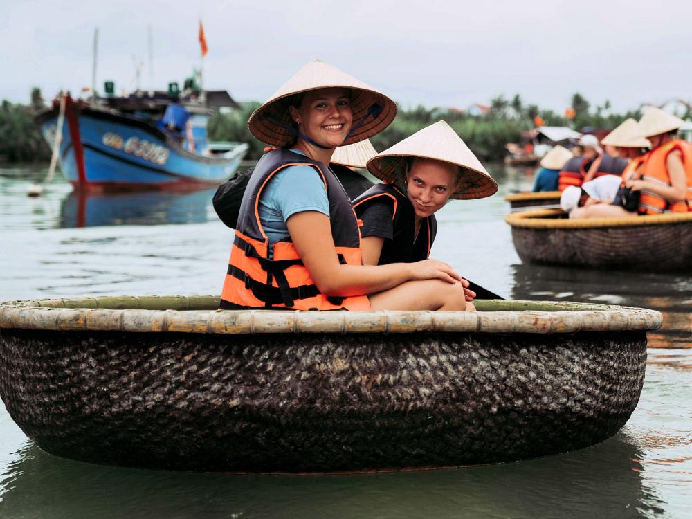 Prøv en kurvebåd i Vietnam