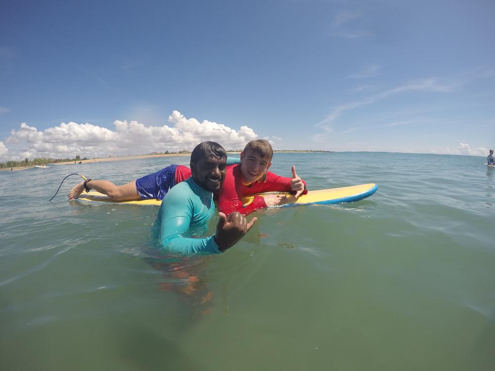 Lær at surfe i Sri lanka