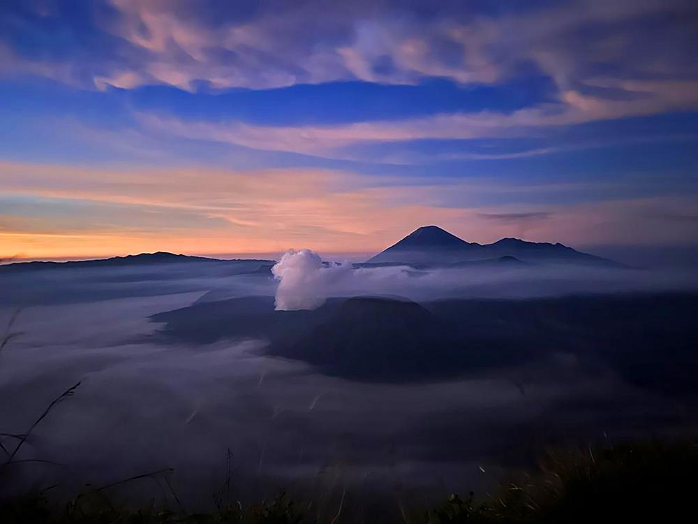 Solopgang Bromo vulkanerne