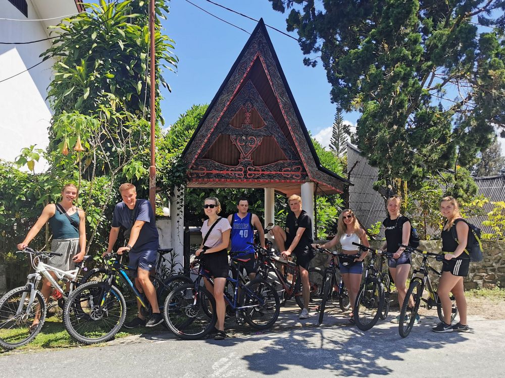 Cykeltur ved Lake Toba