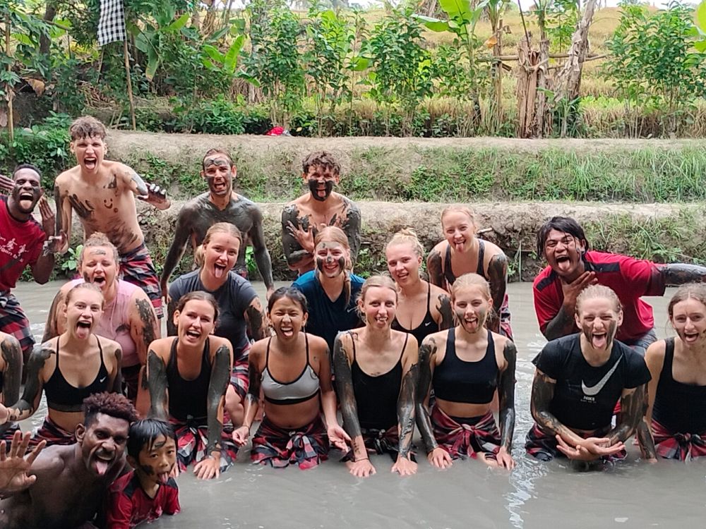 Mud Wrestling på Bali 
