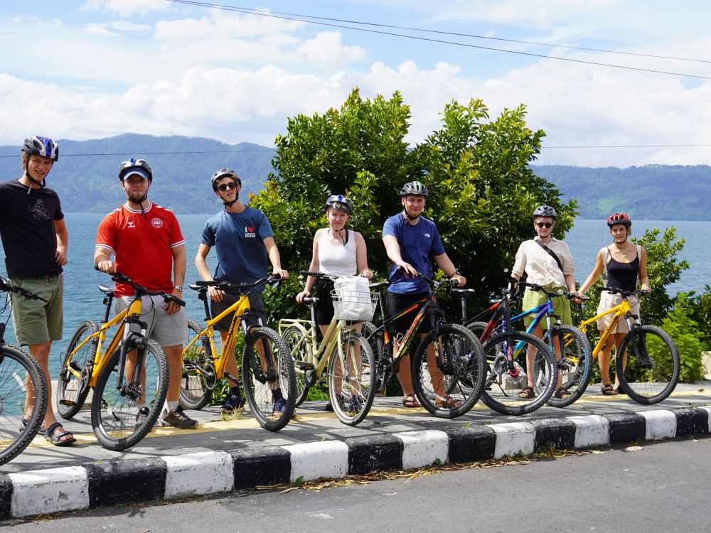 Cykeltur ved Lake Toba