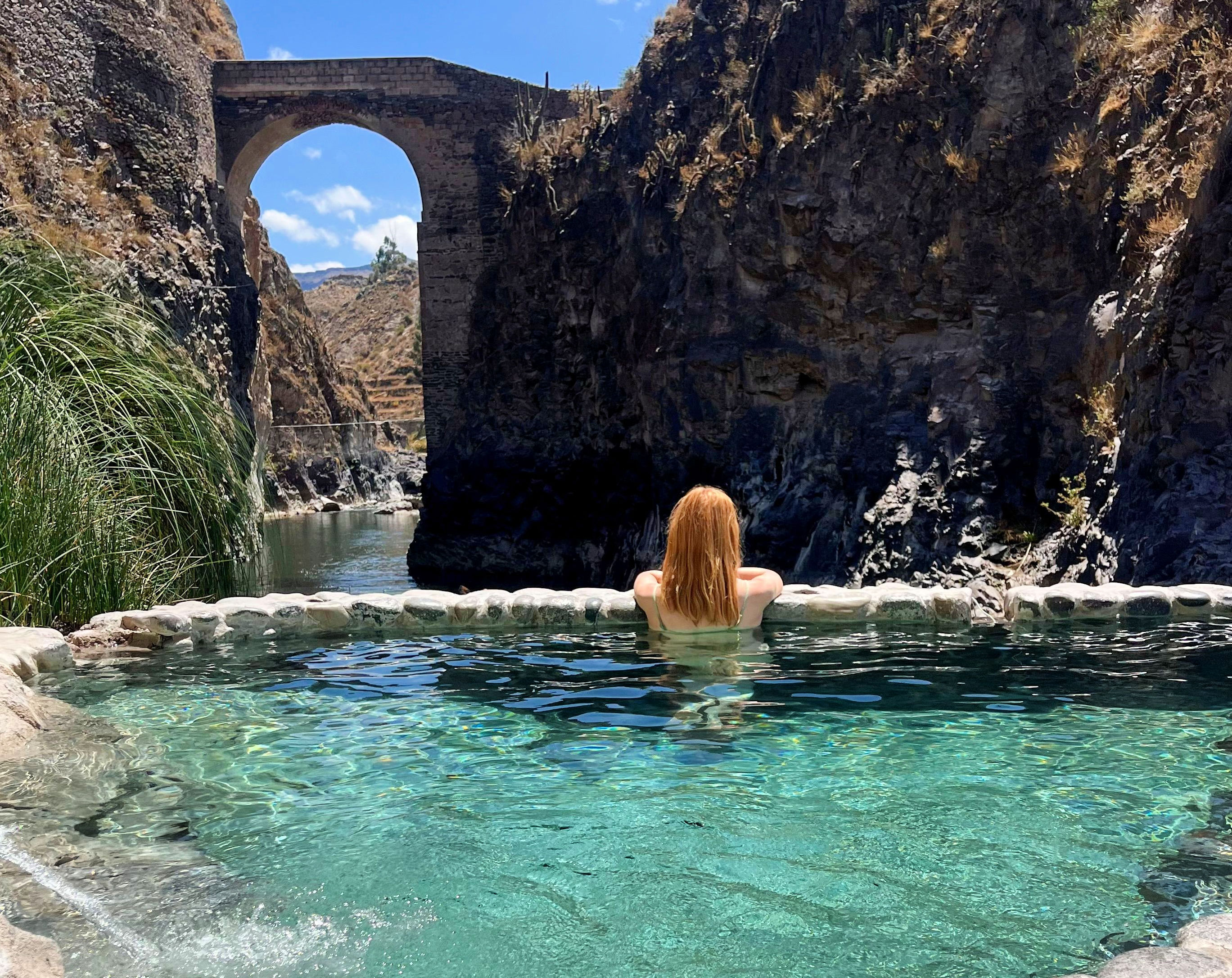 Afslapning i varme kilder ved Colca Canyon