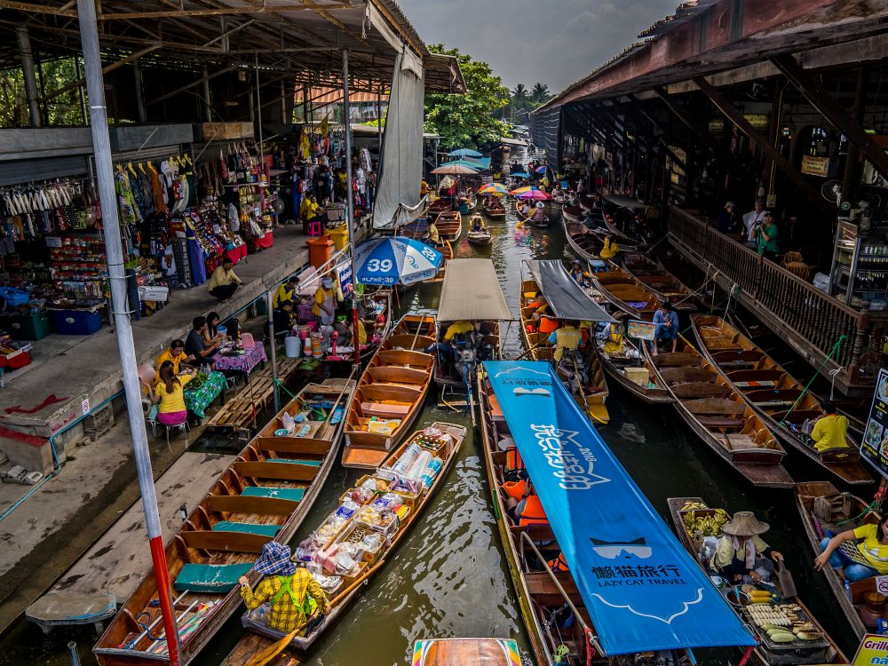 Besøg det berømte flydende marked i Damnoen Saduak