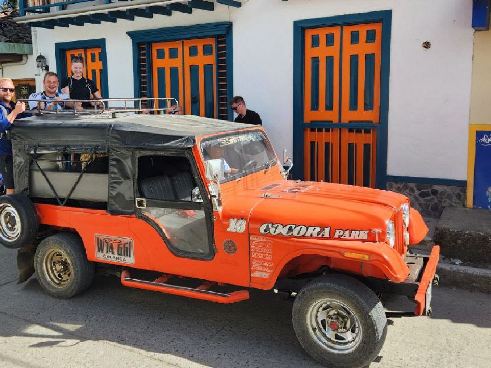 Jeeptur til tågeskov