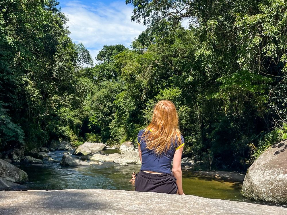 Bad i vandfaldet Cachoeira do Tobogã